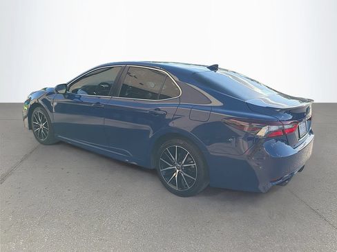 Used 2023 Toyota Camry SE FWD image 6