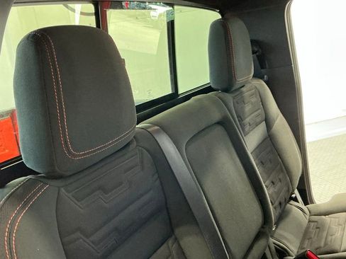 Used 2025 Nissan Frontier PRO-4X AWD/4WD image 17