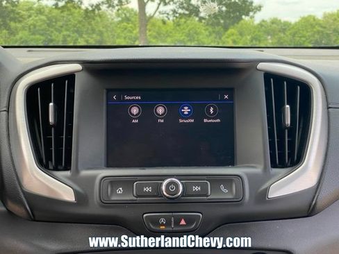 Used 2024 GMC Terrain SLE AWD/4WD image 27