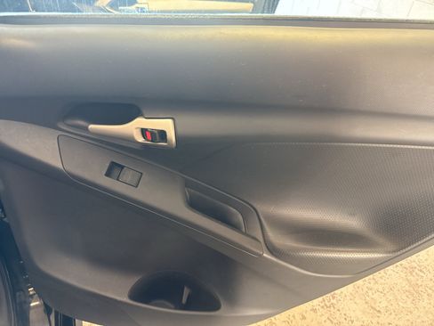 Used 2010 Toyota Matrix S FWD image 25