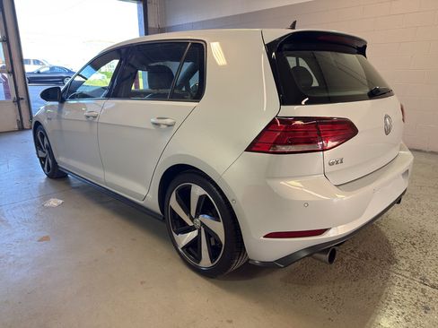 Used 2018 Volkswagen GTI Autobahn FWD image 4