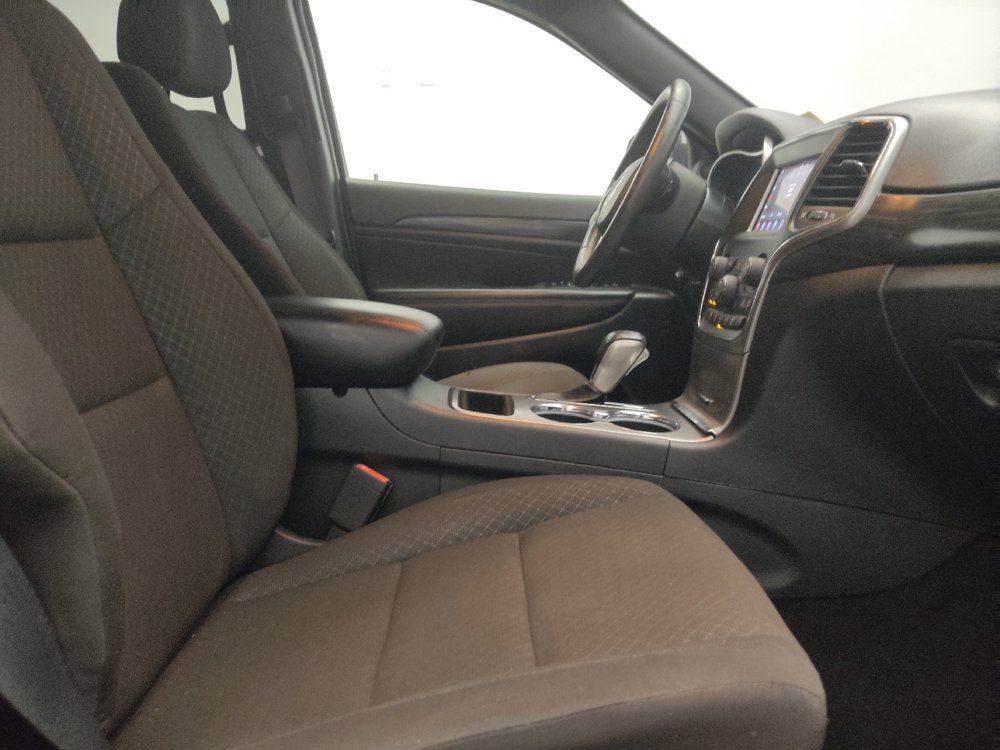 Used 2020 Jeep Grand Cherokee Laredo AWD/4WD image 21