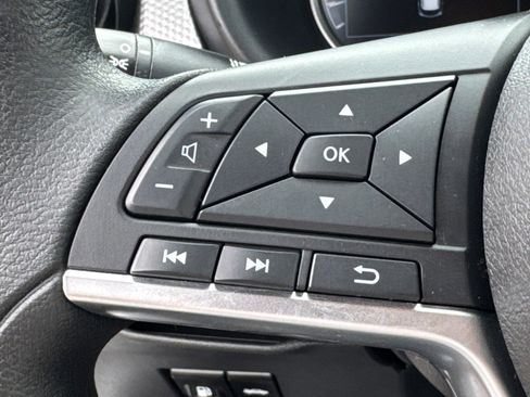Used 2020 Nissan Kicks SV FWD image 21