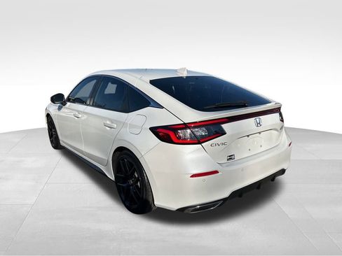 Used 2024 Honda Civic Sport Touring image 3