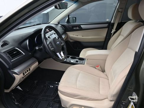 Used 2017 Subaru Outback 2.5i Premium w/ Popular Package #2 AWD/4WD image 13