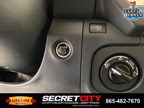 Used 2025 Nissan Frontier SV w/ SV Convenience Package AWD/4WD image 16