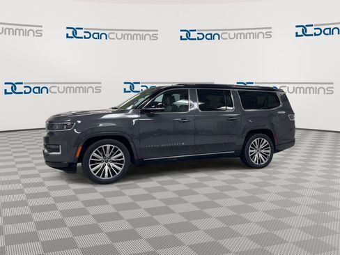 Used 2024 Jeep Grand Wagoneer L Series III AWD/4WD image 4