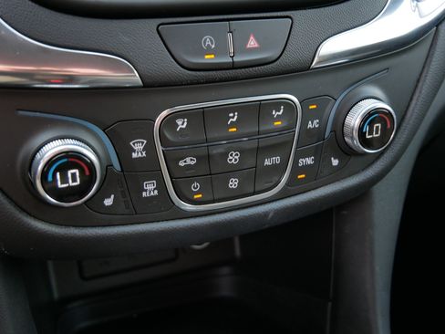 Used 2023 Chevrolet Equinox LT AWD/4WD image 26
