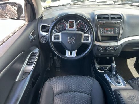 Used 2018 Dodge Journey SXT w/ Connectivity Group FWD image 28