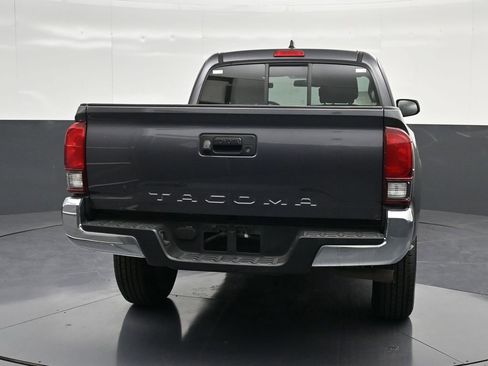 Used 2022 Toyota Tacoma 2WD Access Cab image 2
