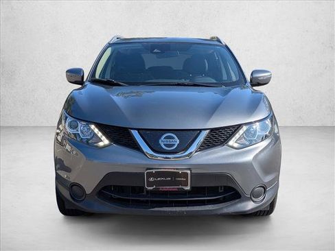 Used 2019 Nissan Rogue Sport SV image 2