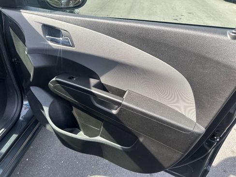 Used 2019 Chevrolet Sonic LT w/ Convenience Package image 14