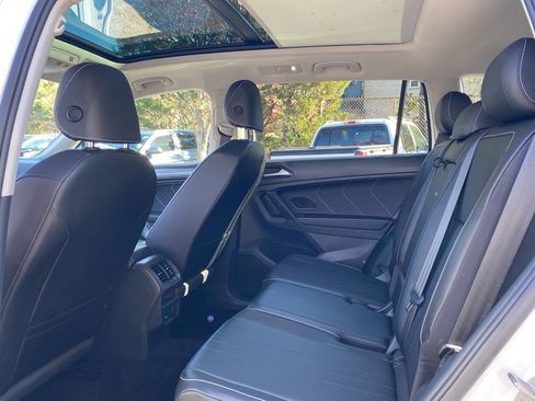 Certified 2022 Volkswagen Tiguan SE w/ Panoramic Sunroof Package image 21