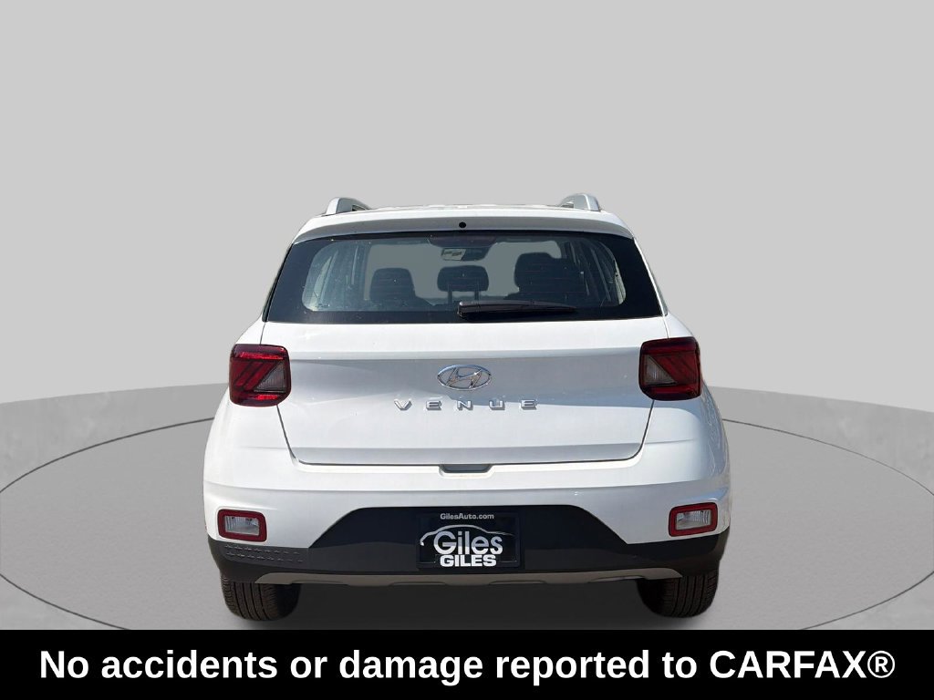 Used 2026 Hyundai Venue SEL FWD image 4