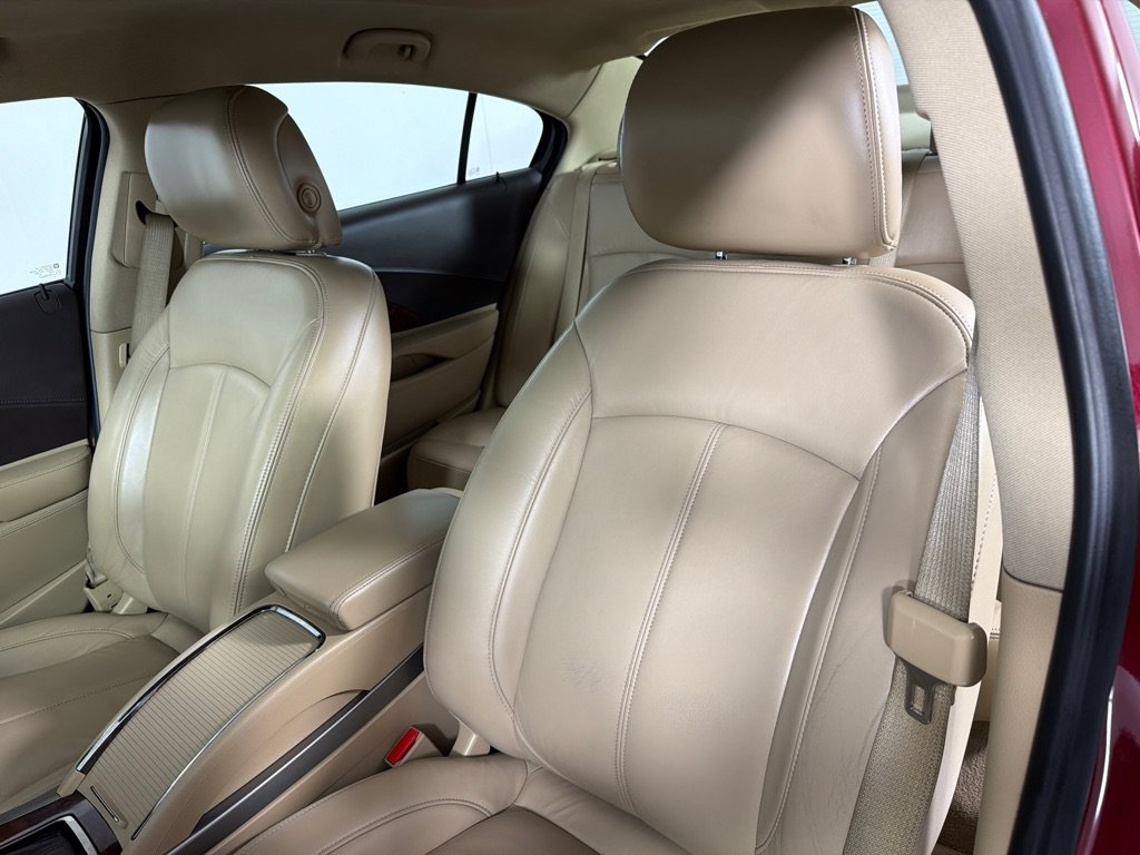 Used 2011 Buick LaCrosse CXL FWD image 12
