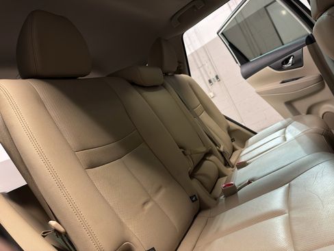 Used 2016 Nissan Rogue SL w/ SL Premium Package image 26