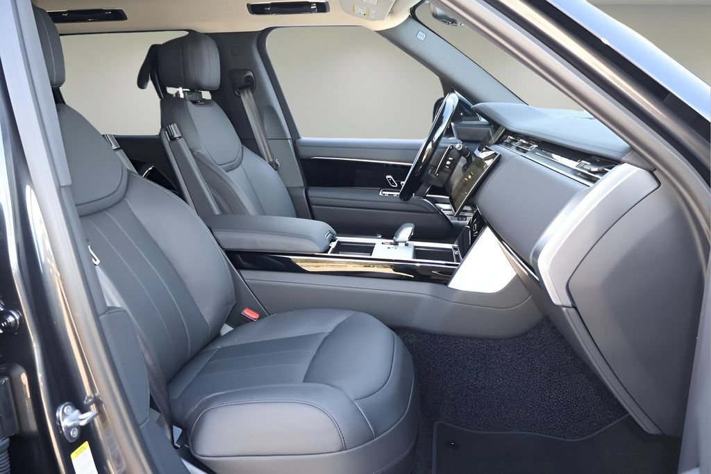New 2026 Land Rover Range Rover Long Wheelbase SE AWD/4WD image 18
