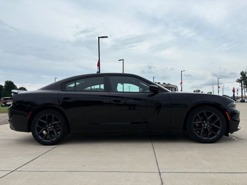 Used 2023 Dodge Charger SXT w/ Blacktop Package RWD image 3