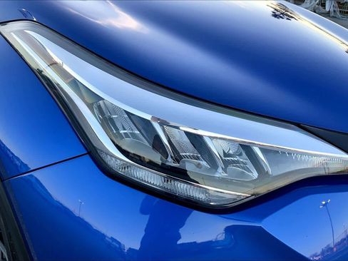 Used 2022 Toyota C-HR XLE image 26