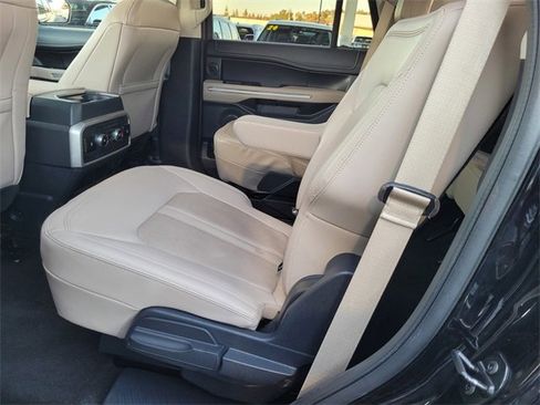 Used 2023 Ford Expedition Limited image 16