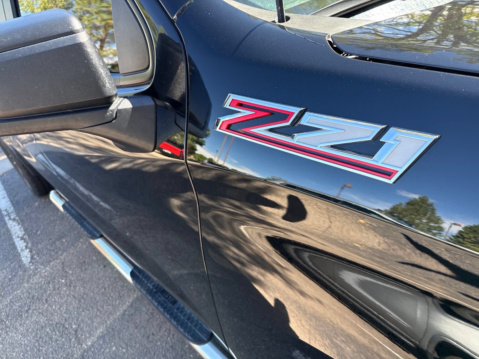 Used 2019 Chevrolet Silverado 1500 Custom Trail Boss w/ Custom Convenience Package AWD/4WD image 3