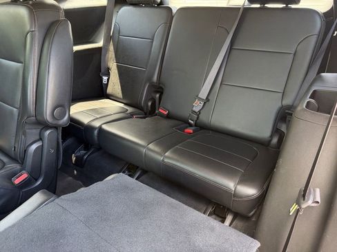 Used 2018 Chevrolet Traverse LT FWD image 14