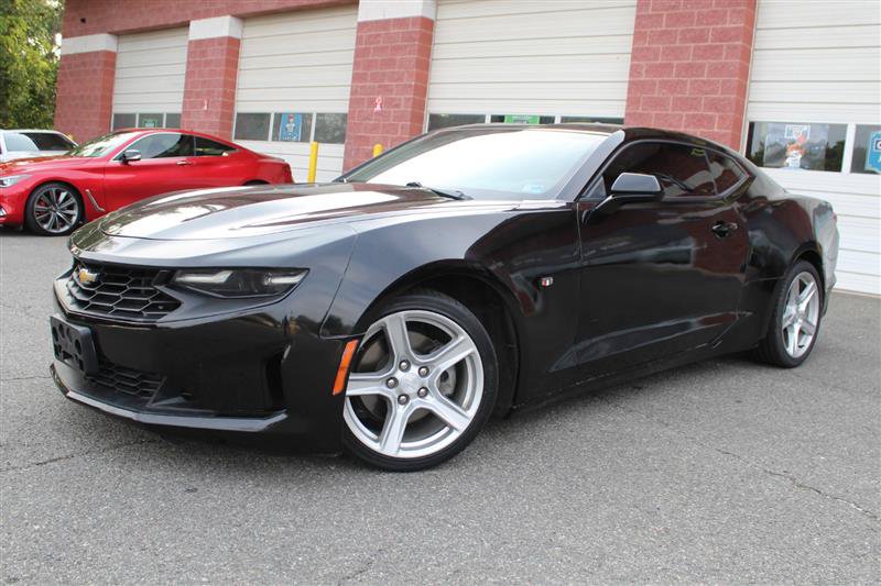 Used 2022 Chevrolet Camaro LT RWD image 1