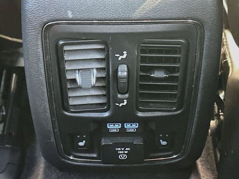 Used 2018 Jeep Grand Cherokee Overland AWD/4WD image 22