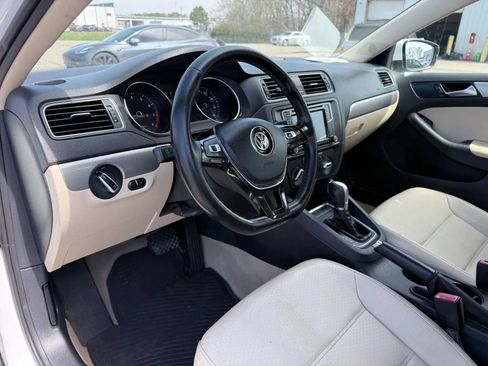 Used 2016 Volkswagen Jetta SE image 17