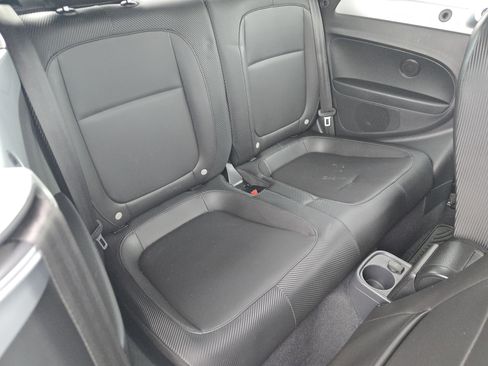 Used 2014 Volkswagen Beetle TDI image 13