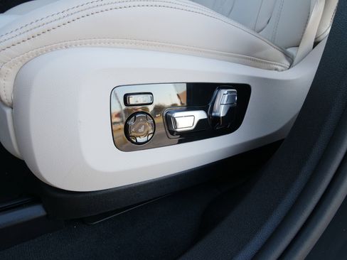 New 2026 BMW X6 xDrive40i w/ Executive Package image 17