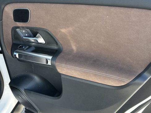 New 2025 Mercedes-Benz GLB 35 AMG 4MATIC image 19