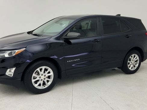 Used 2020 Chevrolet Equinox LS w/ LS Convenience Package FWD image 4