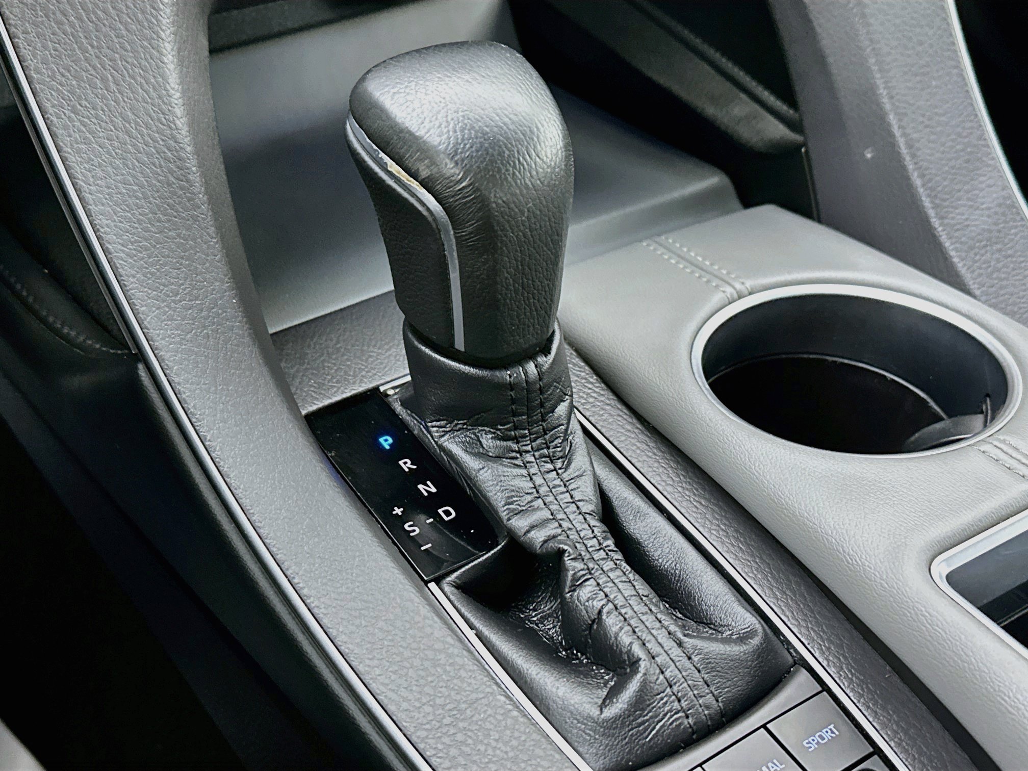 Used 2019 Toyota Avalon XLE w/ Moonroof Package FWD image 16