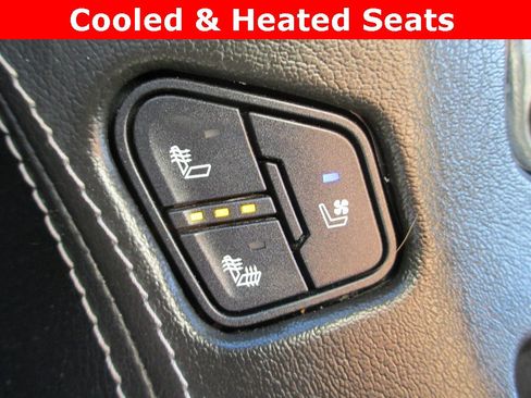 Used 2018 GMC Yukon SLT w/ Premium Edition image 17