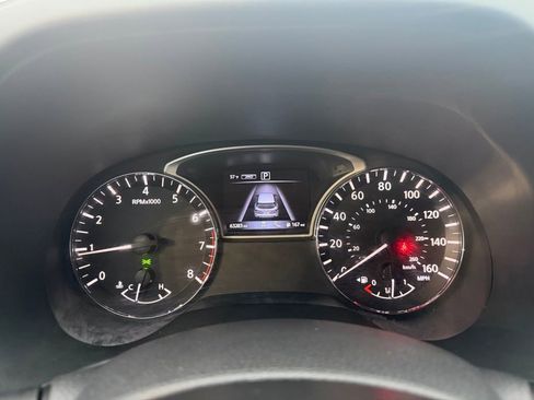 Used 2019 Nissan Pathfinder SV image 24