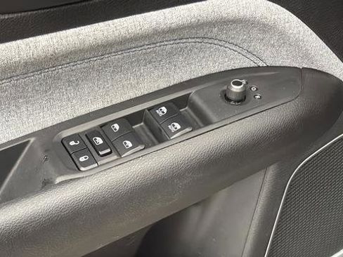 Used 2023 Jeep Compass Latitude w/ Convenience Group AWD/4WD image 21