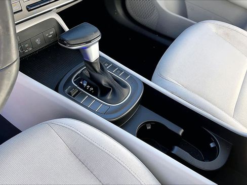 Used 2025 Hyundai Kona SEL image 15