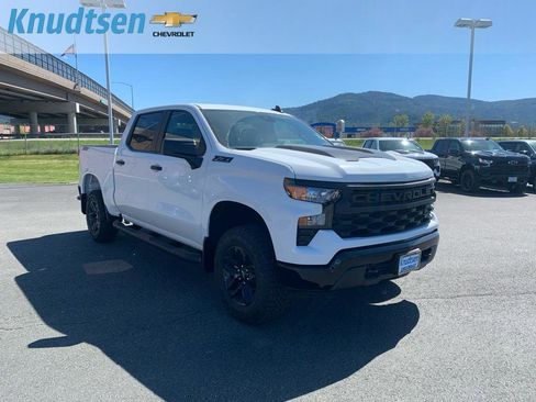 New 2026 Chevrolet Silverado 1500 Custom Trail Boss AWD/4WD image 1