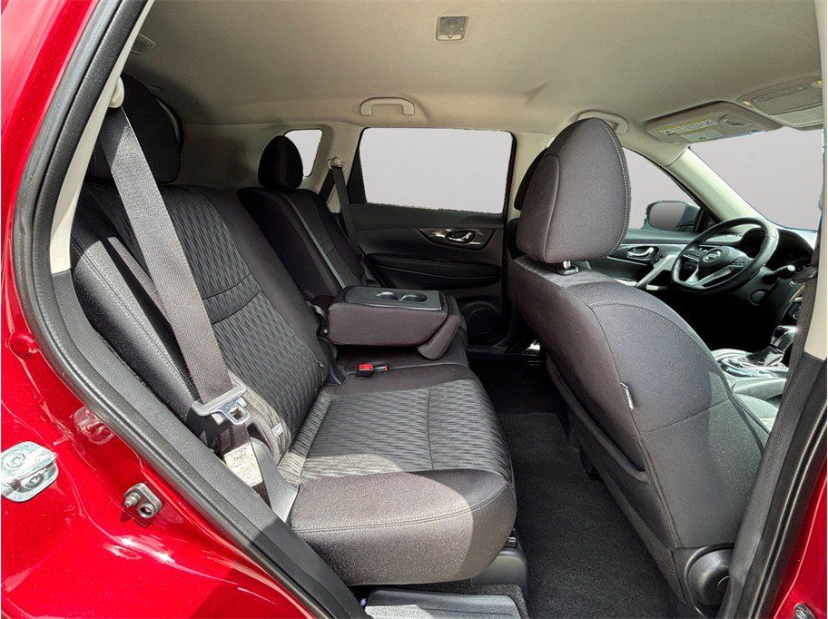 Used 2018 Nissan Rogue SV FWD image 35