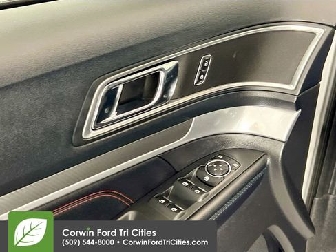 Used 2016 Ford Explorer Sport image 12