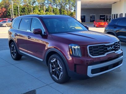 Used 2024 Kia Telluride S w/ S Sunroof Package