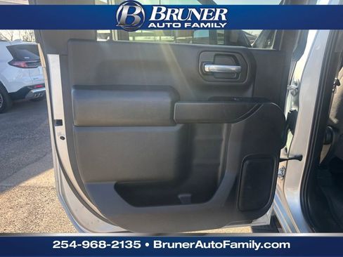 Used 2022 Chevrolet Silverado 2500 Custom w/ Custom Value Package image 13