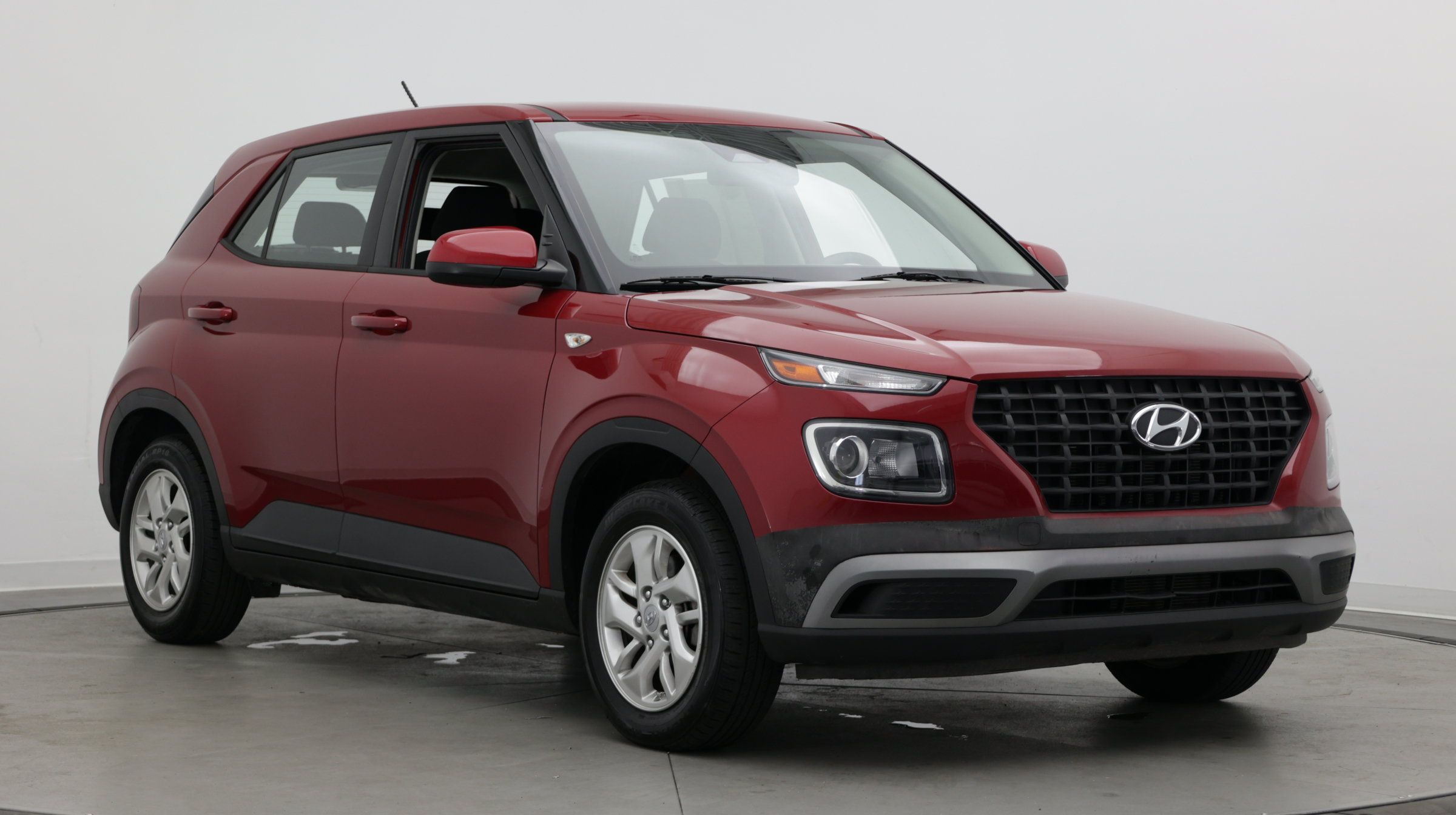 Used 2023 Hyundai Venue SE FWD image 3