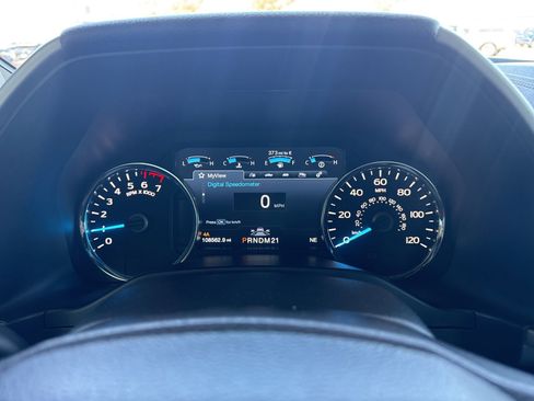 Used 2015 Ford F150 Lariat w/ Equipment Group 502A Luxury AWD/4WD image 30