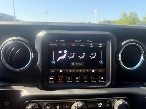 Certified 2019 Jeep Wrangler Unlimited Sahara AWD/4WD image 23
