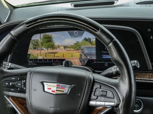 Used 2021 Cadillac Escalade ESV Premium Luxury Platinum AWD/4WD image 18