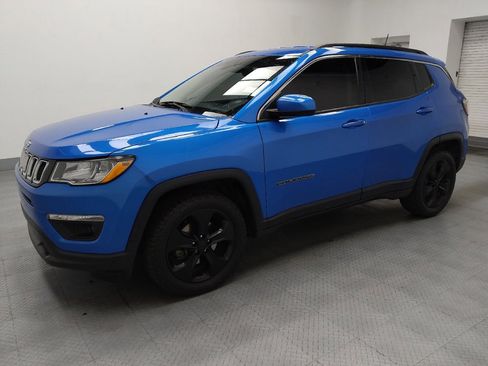 Used 2017 Jeep Compass Latitude w/ Popular Equipment Group image 2
