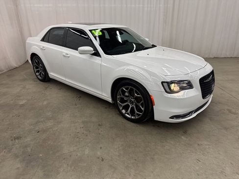Used 2015 Chrysler 300 S image 1
