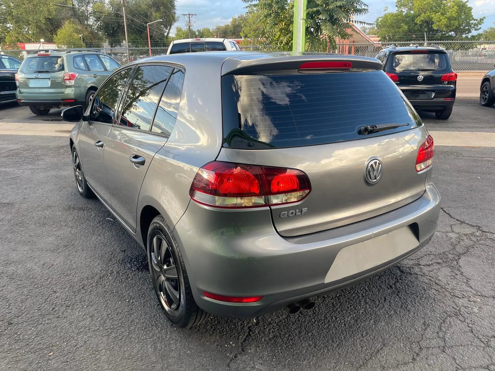 Used 2013 Volkswagen Golf 4-Door FWD image 6